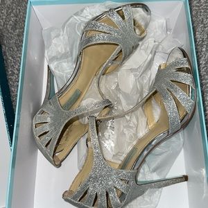 Prom shoes